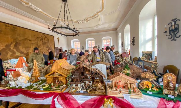 Krippenaustellung im Rathaus