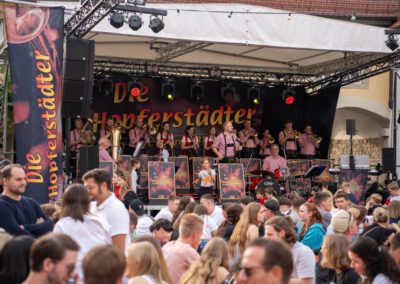 Die Hopferstädter auf dem Weinfest des FC Eibelstadt