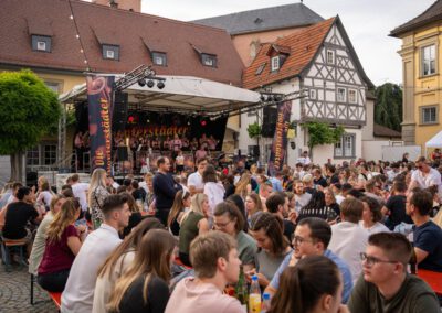 Marktplatzweinfest des FC Eibelstadt mit "Die Hopferstädter"